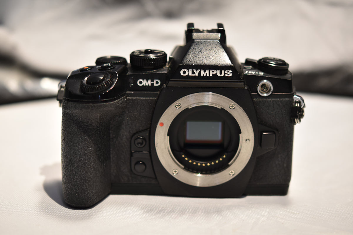 Olympus OM-D E-M1 Camera Body – Phototek Canada