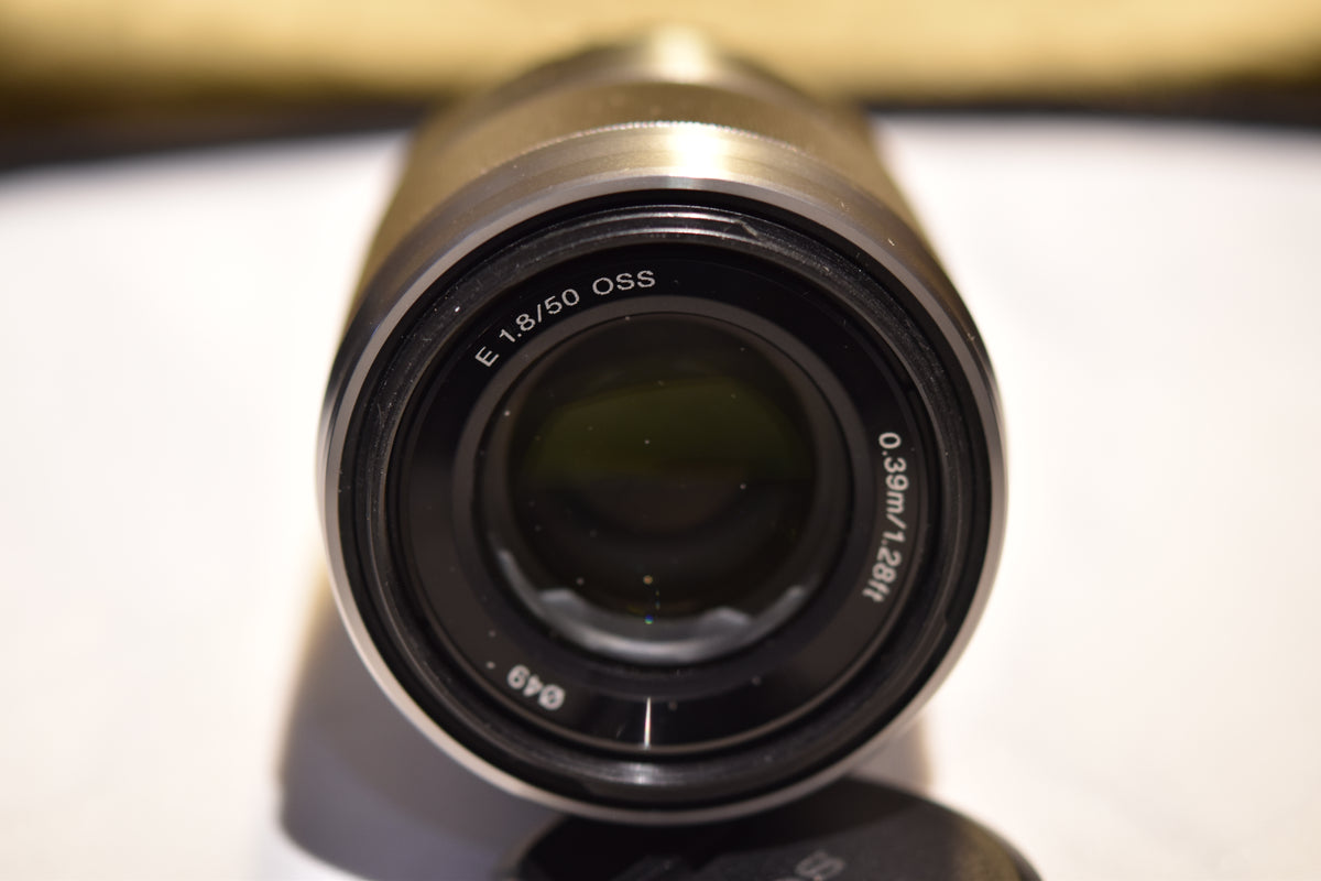 Sony E 50mm f/1.8 OSS lens – Phototek Canada