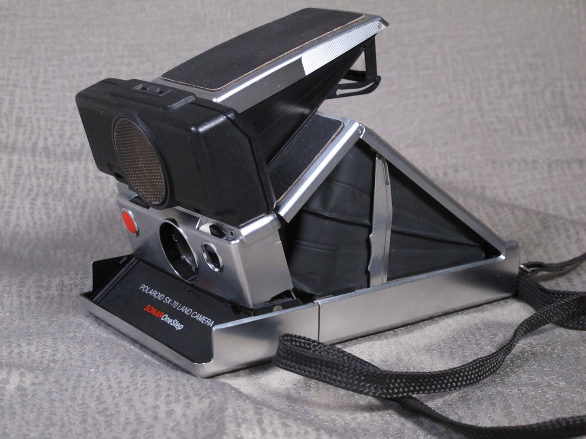 POLAROID SX-70 Land Camera SONAR OneStep Folding Camera