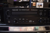 Tascam CD-RW901MKII Enregistreur de CD professionnel/Tascam CD-RW901MKII Professional CD Recorder