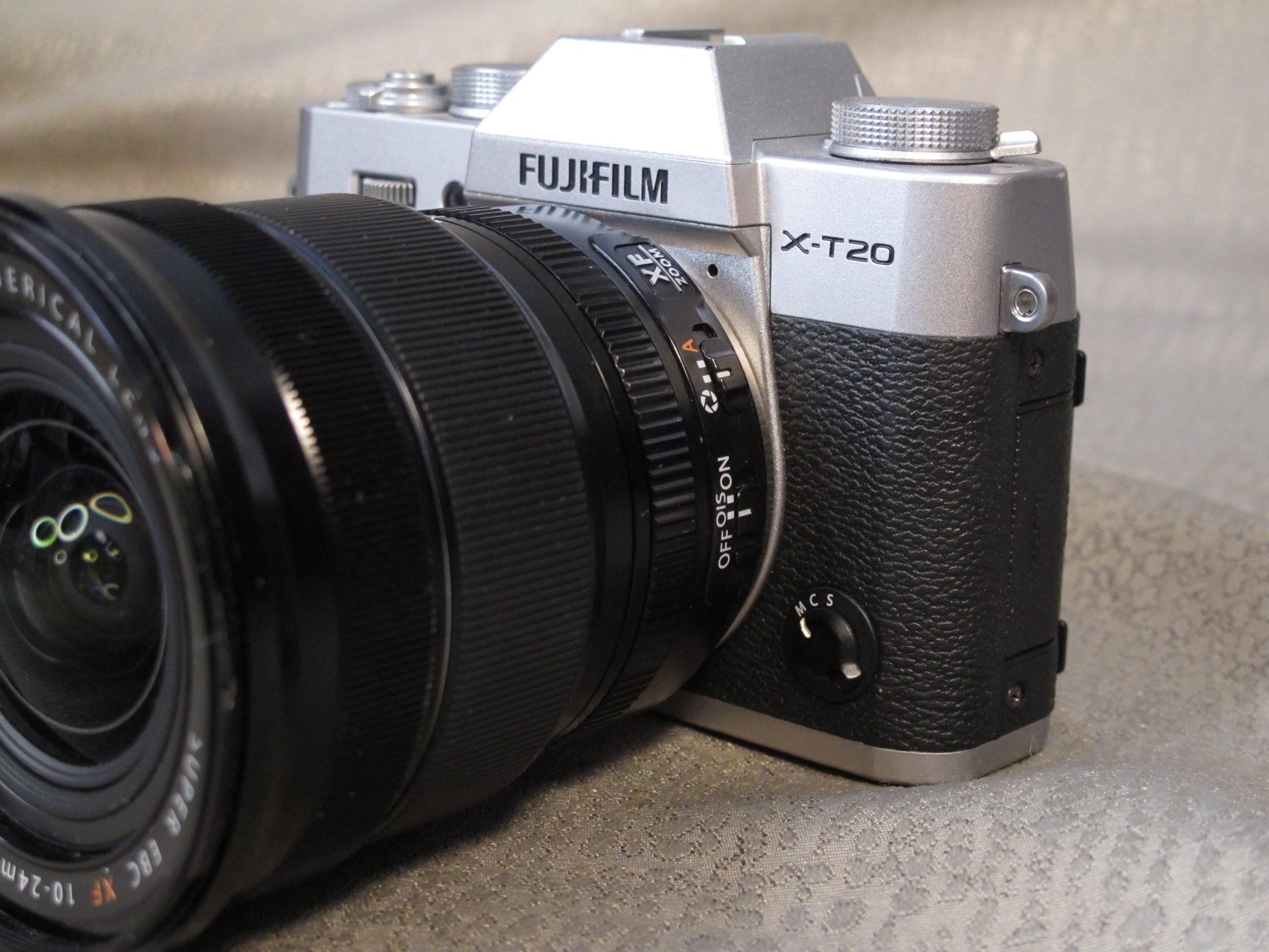 FUJIFILM X-T20 Mirrorless Digital Camera with 10-24mm f4 Lens and