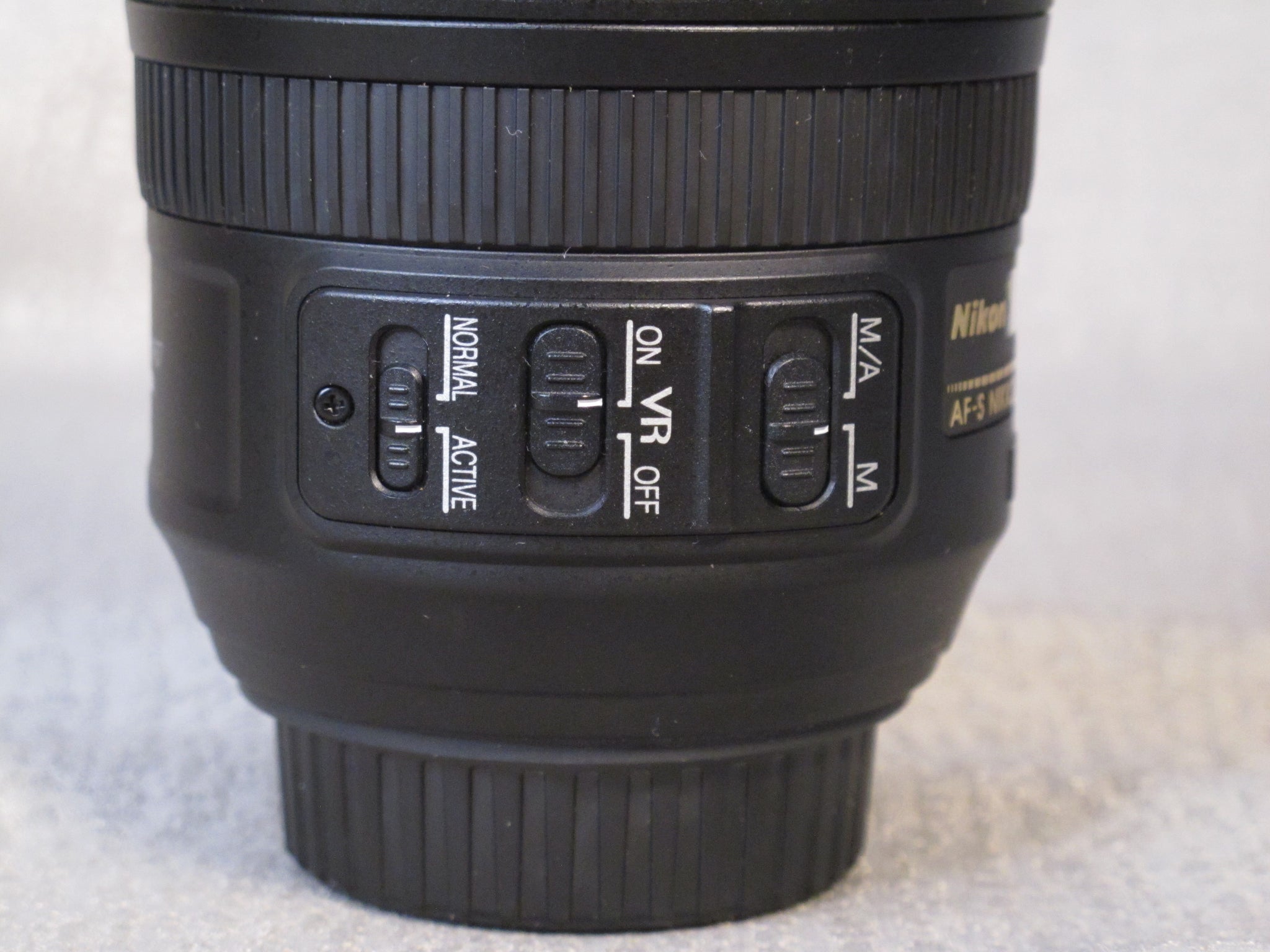 Nikon AF-S Nikkor 70-300mm f4.5-5.6 G ED VR Lens – Phototek Canada