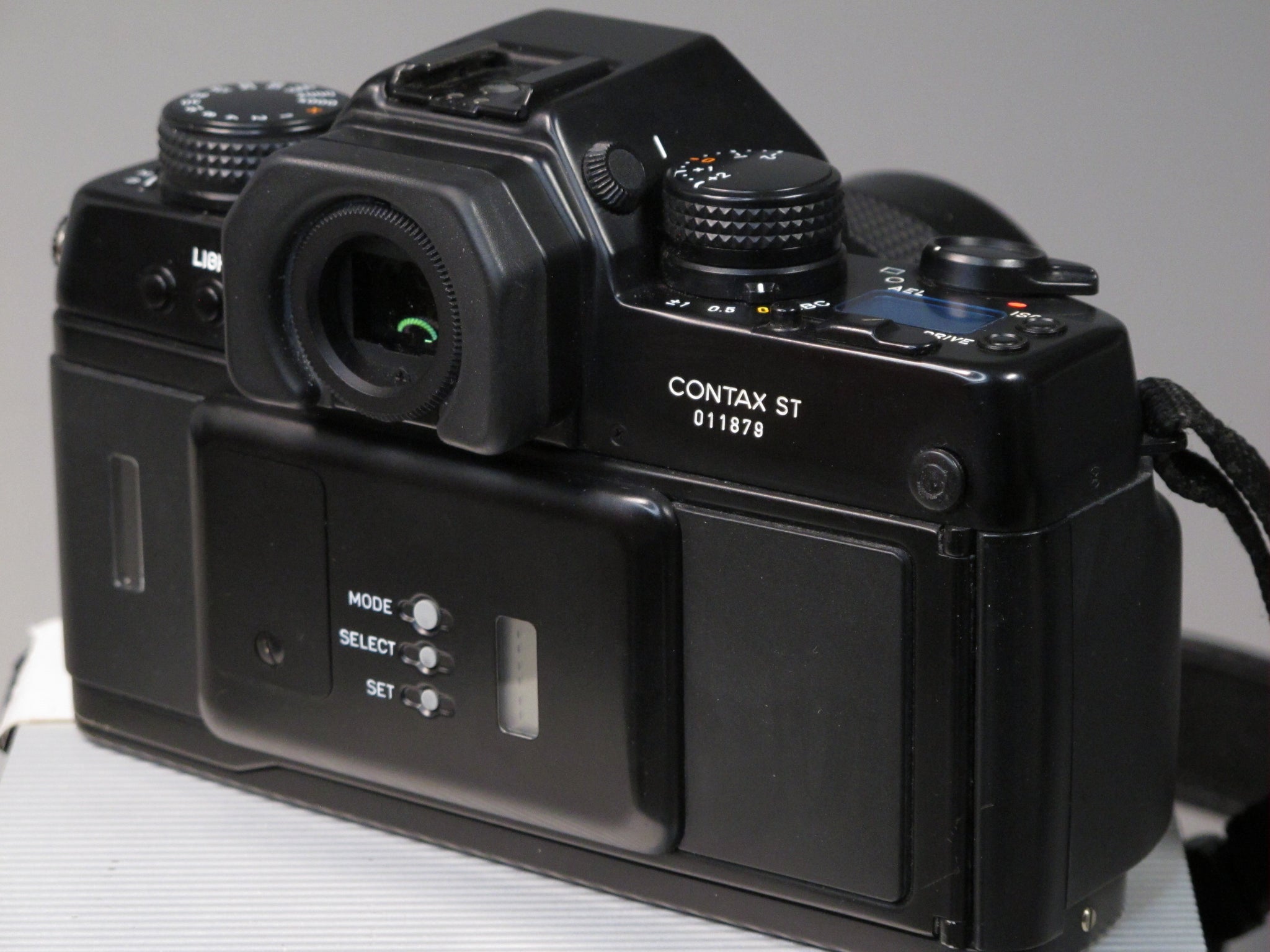 CONTAX ST 35mm Camera with Zeiss Distagon 28mm f2.8 T* and Zeiss