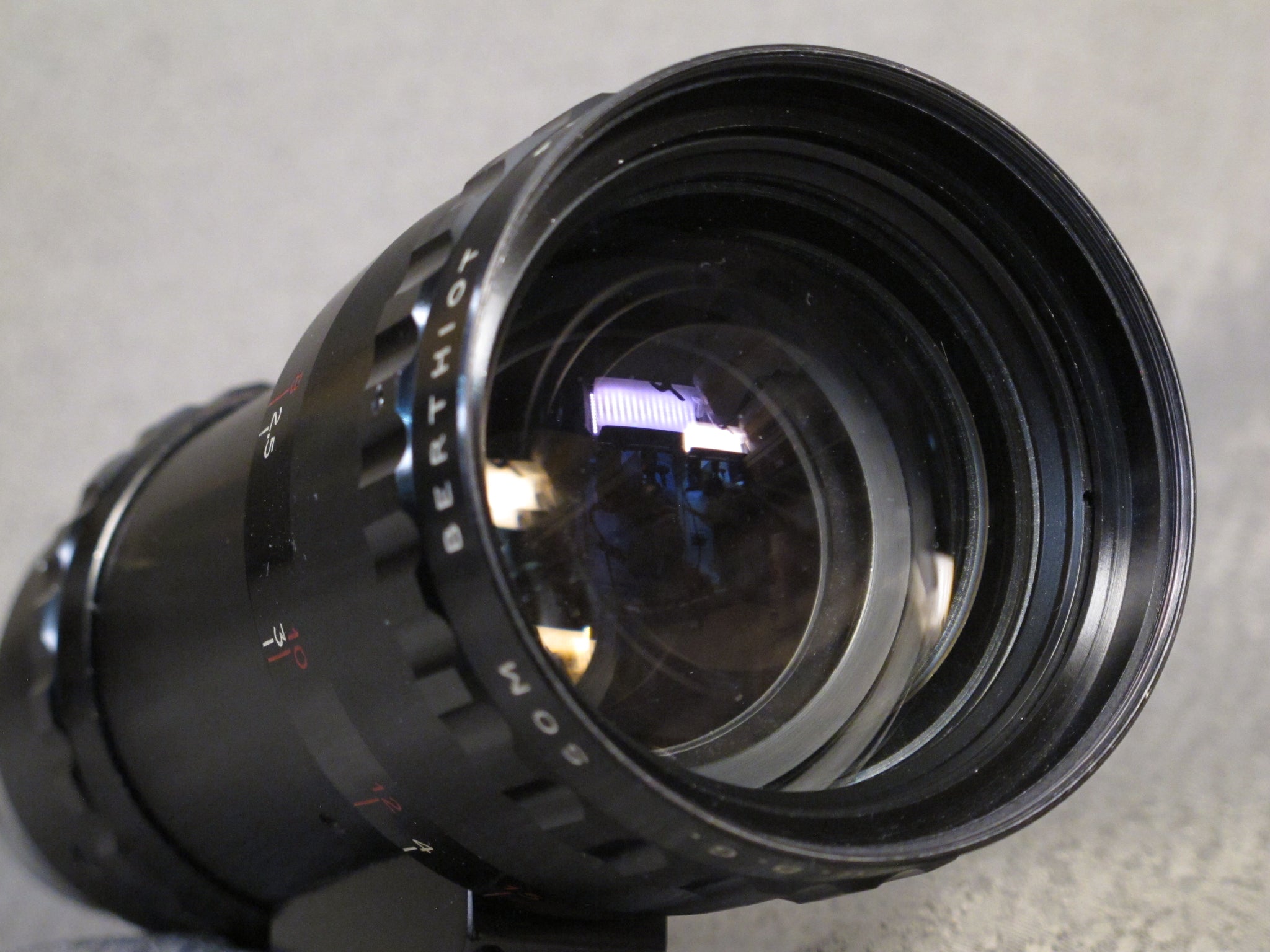 SOM BERTHIOT PARIS PAN-CINOR 17-85mm f2 Cine Lens in Arriflex Standard –  Phototek Canada