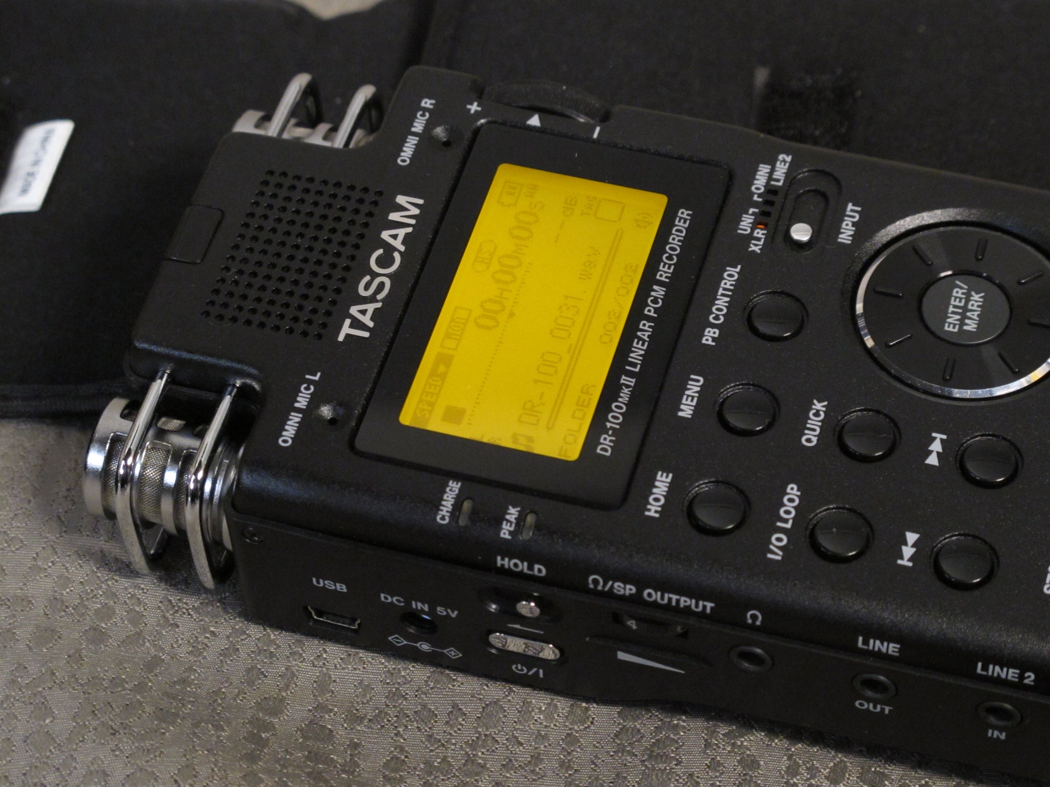 TASCAM DR-100 MKII Linear PCM Recorder – Phototek Canada